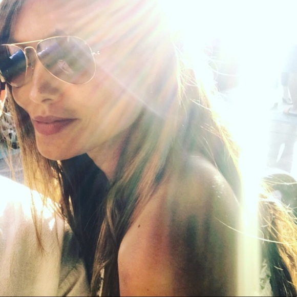 Meet your Posher, Stephanie - Picture 3 of 5